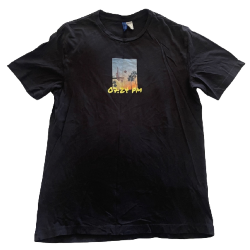 H&M DIVIDED Graphic tee Size M